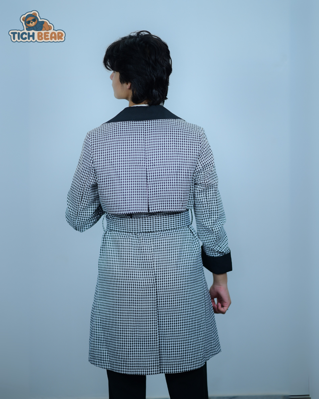 Paris Checkered Winter Coat – Elegant Black & White Ladies’ Outerwear