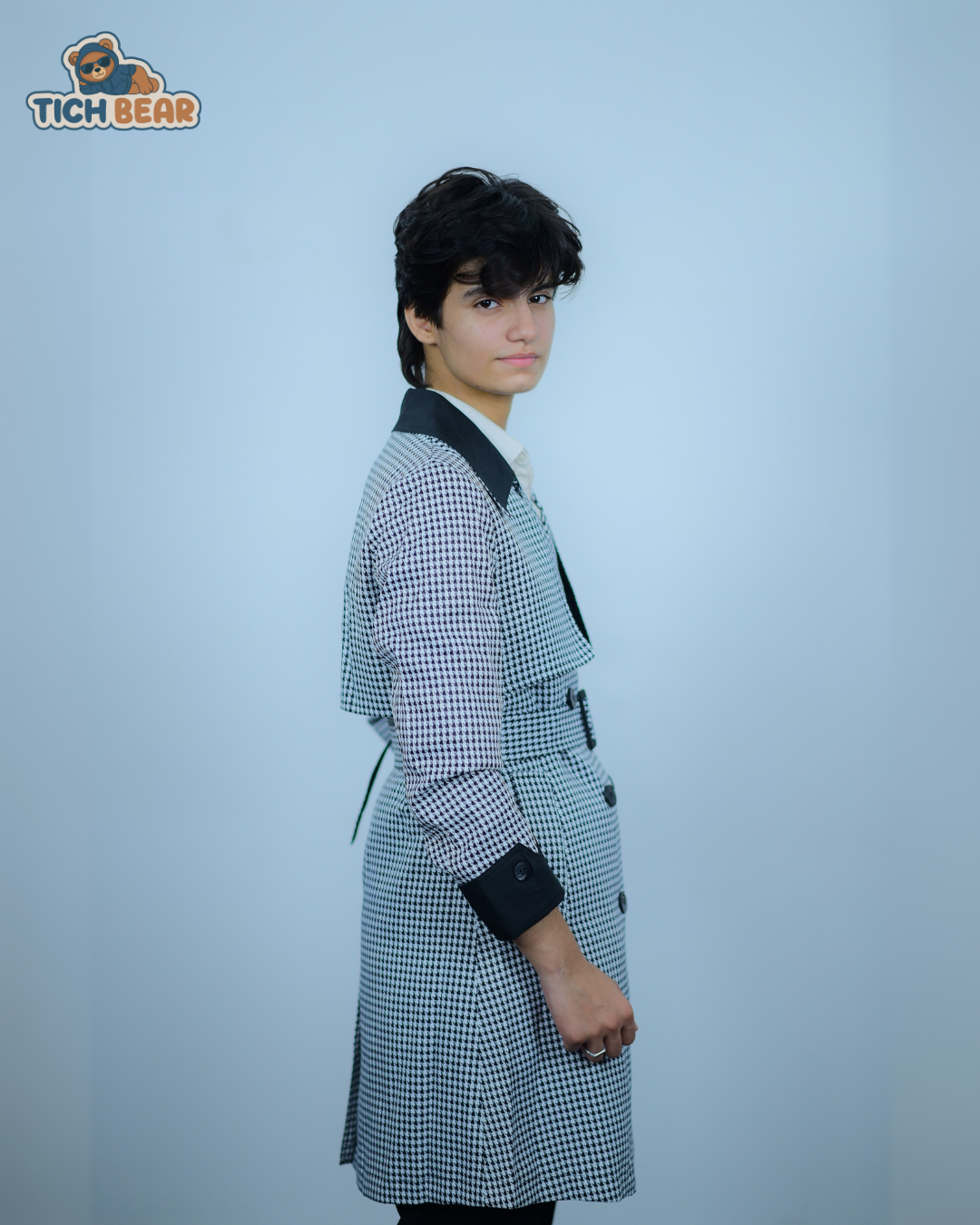 Paris Checkered Winter Coat – Elegant Black & White Ladies’ Outerwear